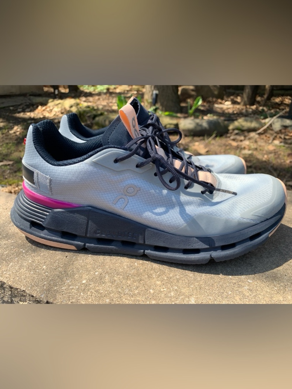 On Cloudnova Women’s Light Gray & Navy Running Shoes Sz 8